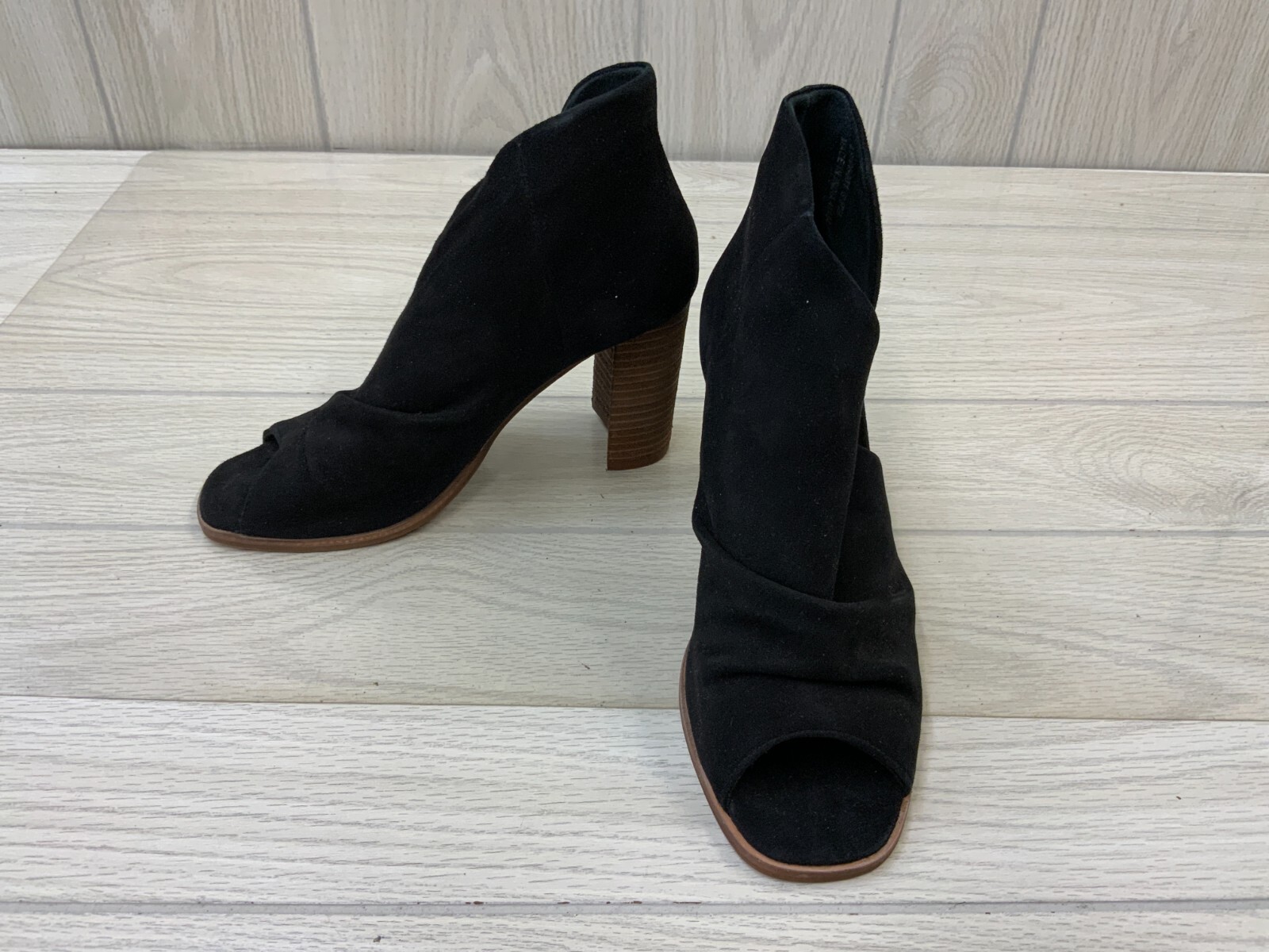 42 Gold Loyalty Booties, Women's Size 8 