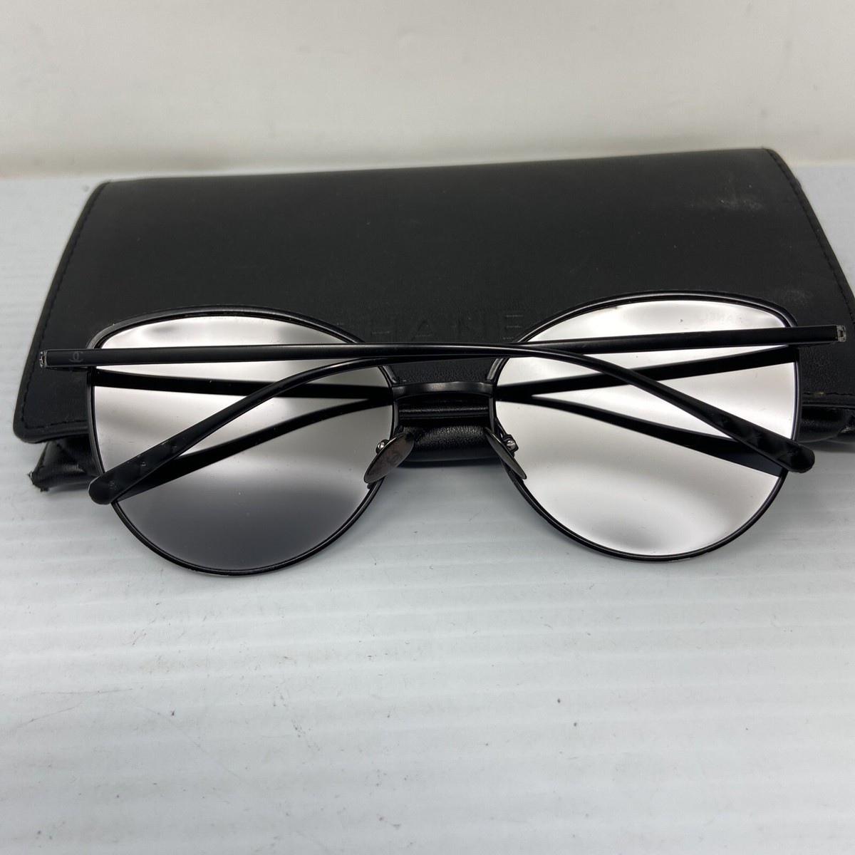 Authentic Chanel 4258-B C395/56 Cat Eye Black Sunglasses Authentic Chanel 4258-B C395/56 Cat Eye Black Sunglasses