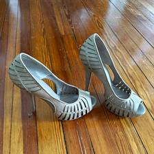 Y2K BCBGeneration Gray Women s Peep Toe Cut-O...