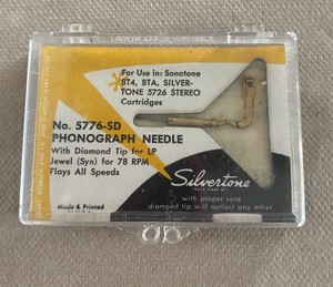 Vintage Silver tone Phonograph Needle