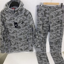 New Nike Camouflage Unisex Large Sweatsuit.  