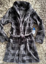 NEW GRAY/BLACK CHECKED BATH ROBE BOYS 8 WONDER NATION