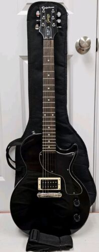 Epiphone Les Paul Junior Electric Guitar Black w/gig bag and Strap -tested