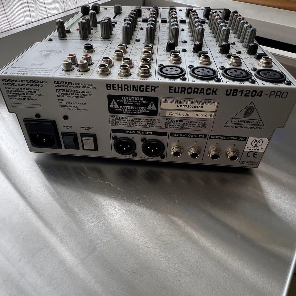 Behringer Eurorack UB1204FX-Pro 12 Channel Analog Mic Mixer Studio Audio F/S - Image 4 of 4