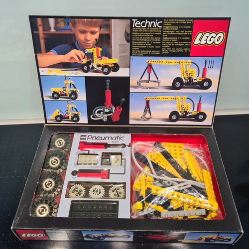 Lego Technic 8040 Building Set (99% Complete) excellent Box & Manual Condition - Picture 3 of 24