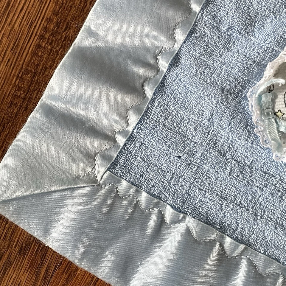 Винтажное махровое тканевое детское защитное одеяло с атласной нейлоновой отделкой Precious Moments синее - Изображение 4 из 4