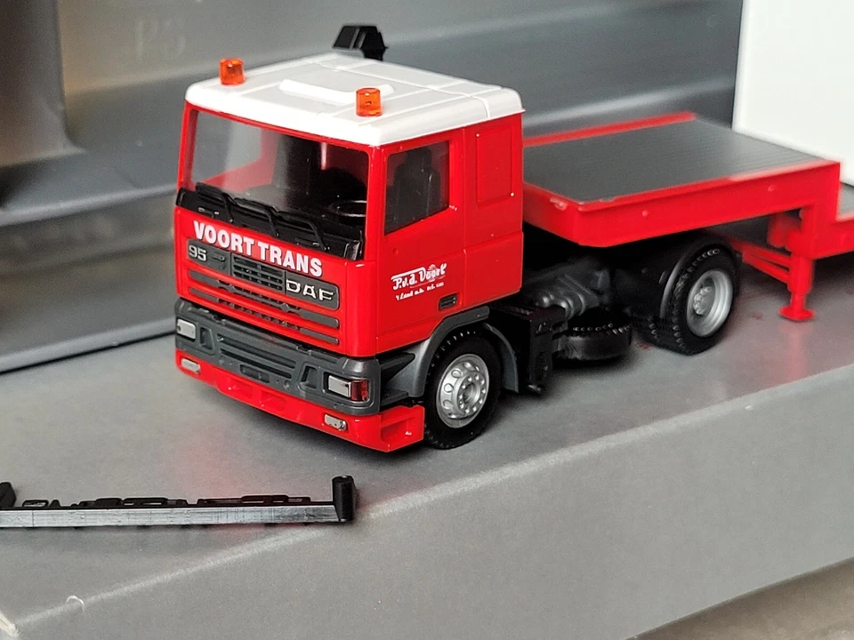 DAF XF 95   P.v.a. Voort Trans Tieflader 20 FT Container Myresjö Superieur - Bild 3 von 4