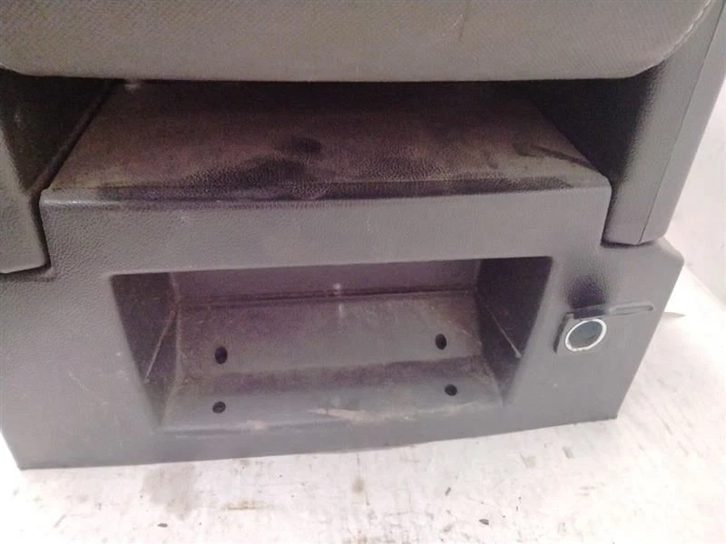 Asiento central delantero 22839577 compatible con Silverado 1500 14-19 2674406 Foto 4 de 4