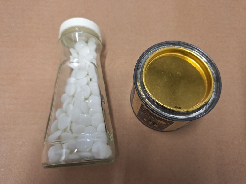 Vintage GO Stones: containers of black & white stones not in original containers