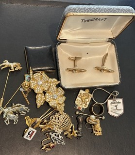 Vintage Lot of 23 Piece Cuff Links Hat Pin Tie Clip Pins Misc