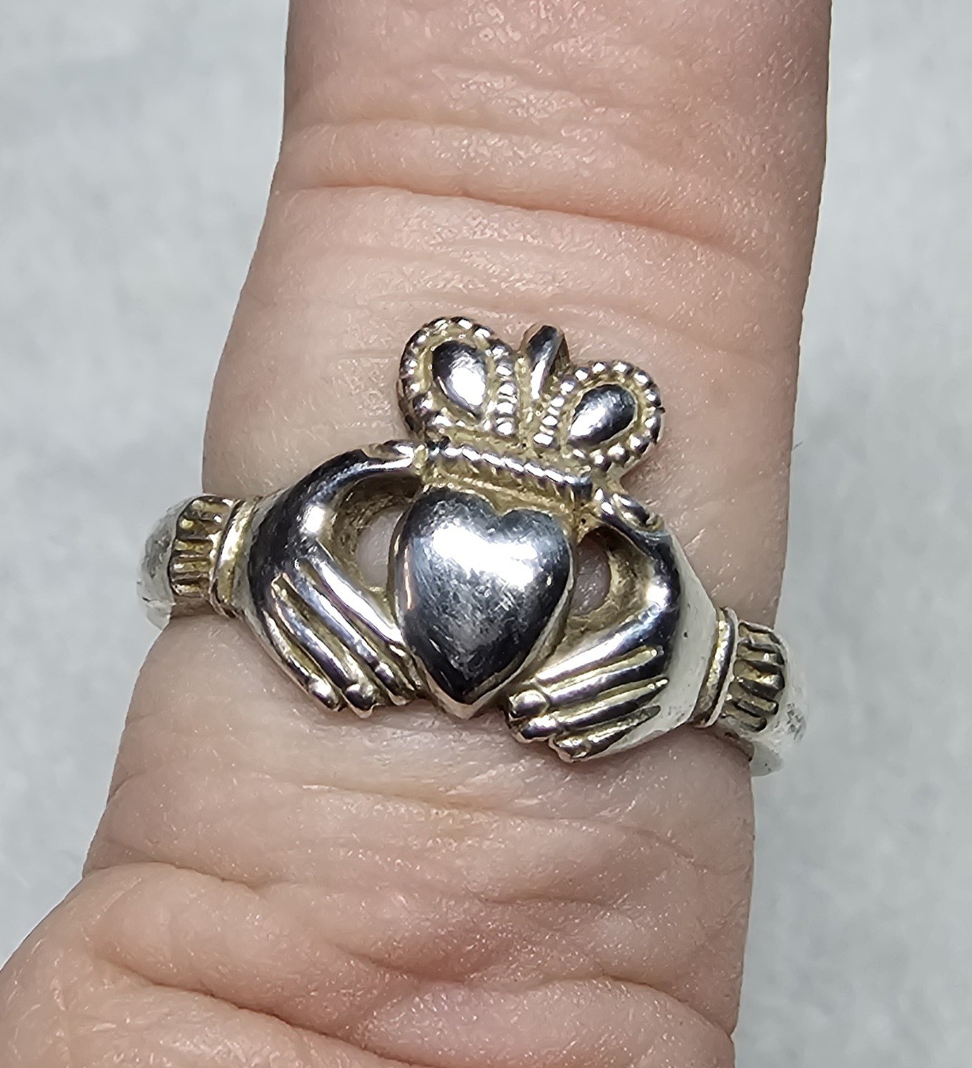 Sterling Silver Claddagh Ring Size 8.5 – Heart Crown Hands – 4.7g