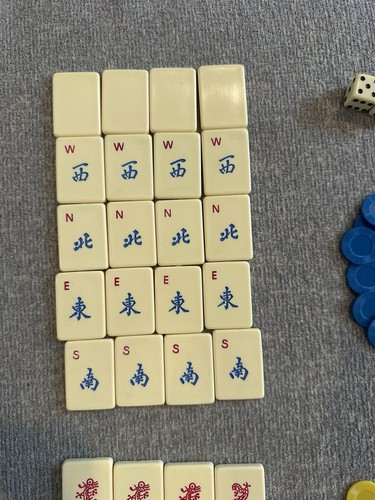 VINTAGE MAHJONG GAME SET 161 Thin BAKELITE TILES CATALIN Off White + Chips Dice - Picture 11 of 19