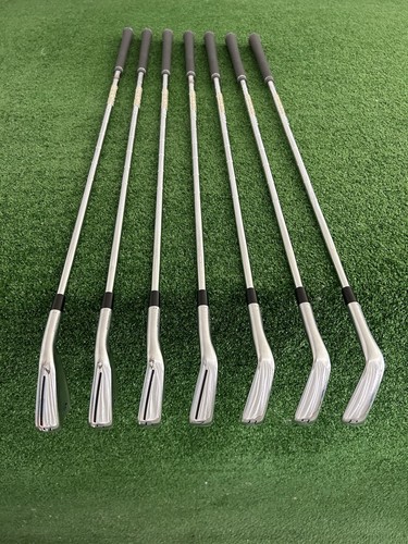 Taylormade P790 Forged Iron Set 4-P / Dynamic Gold 120 Stiff - Picture 2 of 10