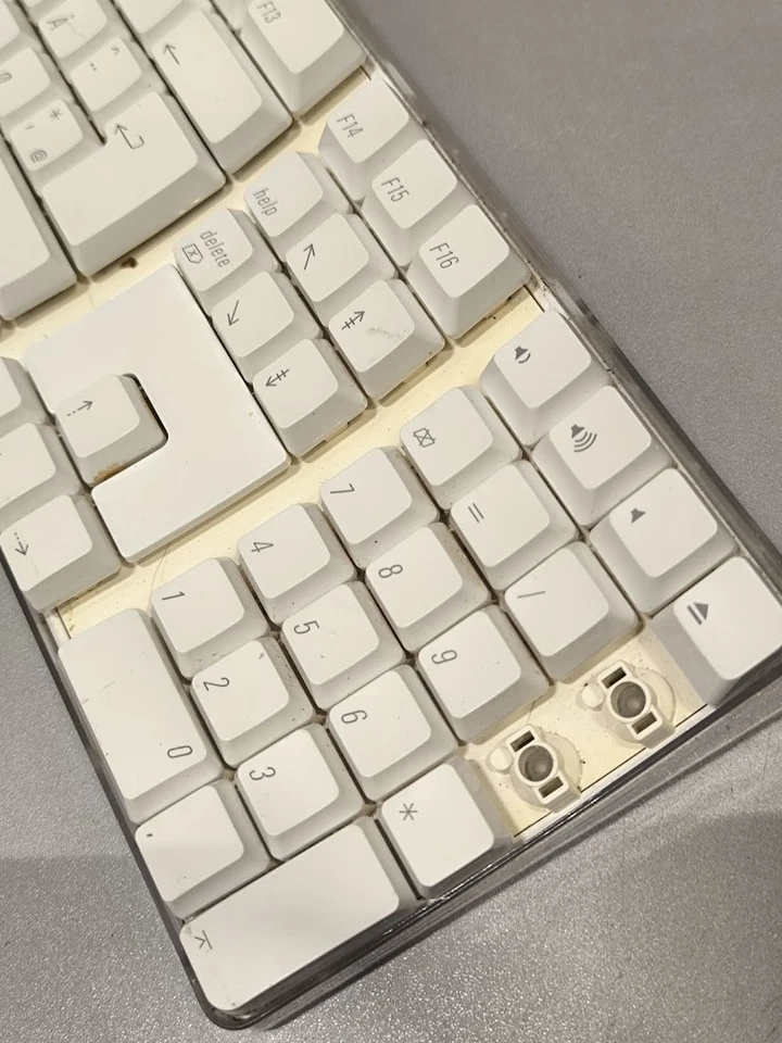 Apple A1016 Tastiera Wireless - Non Testato, Vintage Design - Immagine 4 di 4