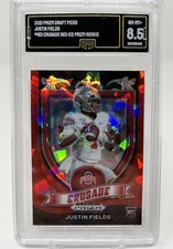 2021 Prizm Draft Picks Justin Fields rookie Crusade Red Cracked Ice #163 GMA 8.5