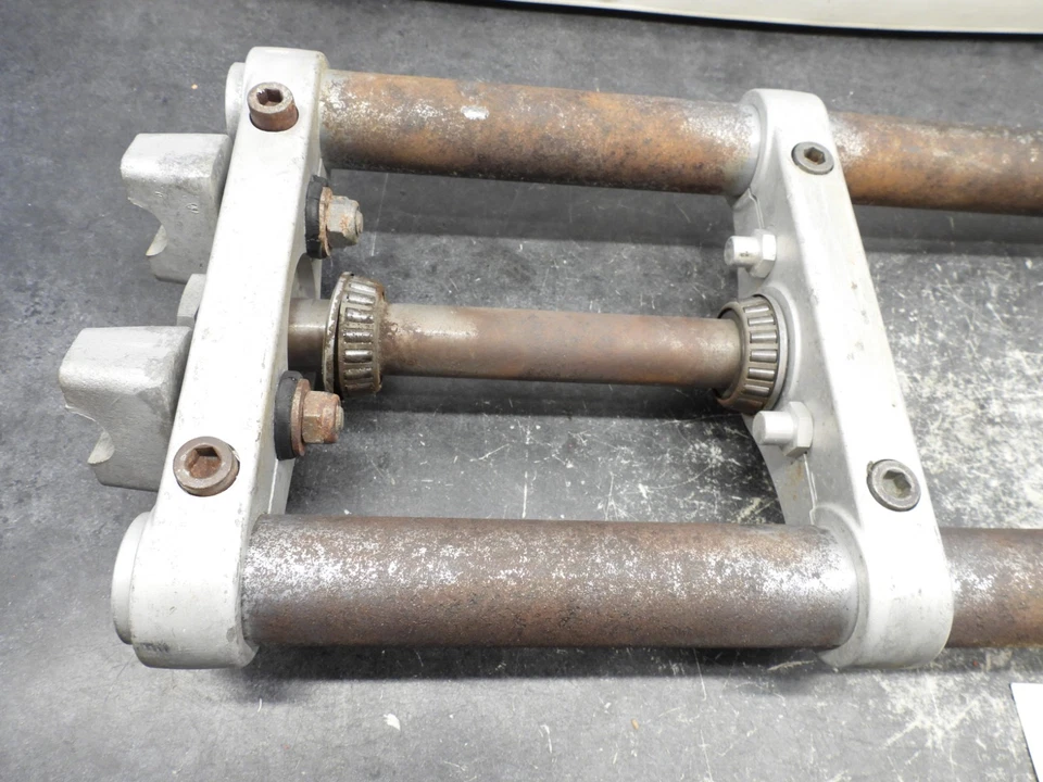 Horquillas y árboles triples AHRMA Maico 250 400 440 #5 2926 Foto 2 de 4