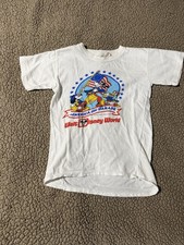 Vintage Walt Disney World America on Parade Rare 1976 Shirt Size 12. Small Hole