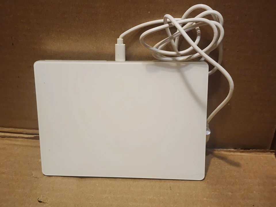 Genuine Apple Magic Wireless Trackpad 2 - A1535 w/USB Cable w/Free shipping - Image 3 of 4