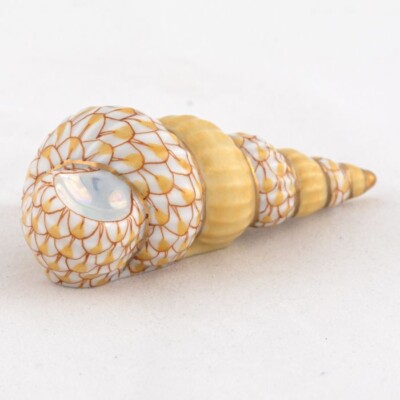 HEREND, STAIRCASE SHELL, BUTTERSCOTCH FISHNET #VHJ-16285,  BRAND NEW,  MIB