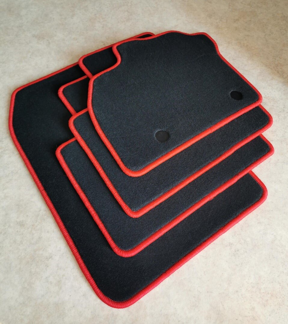 Tapis de sol sur mesure Renault Zoé 2 anti-usure en velours épais avec bordure rouge