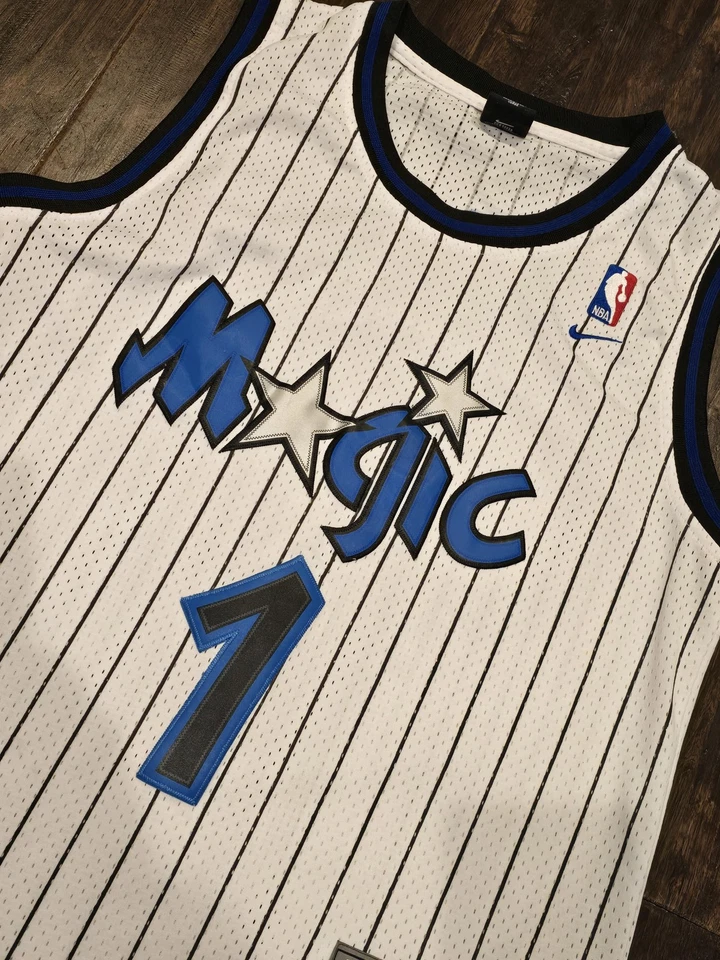 Camiseta deportiva vintage Orlando Magic para hombre pequeña 1 blanca de baloncesto de la NBA Nike Hardaway años 90 Foto 2 de 4