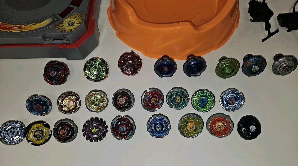 Beyblade Metal Sammlung + Arenen Hasbro  Guter Zustand - Bild 2 von 4