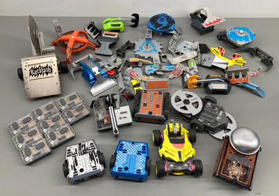 Hexbug Battlebots Lot of 7 with 8 Controllers 1 Metal Bot & Parts Bots Power On