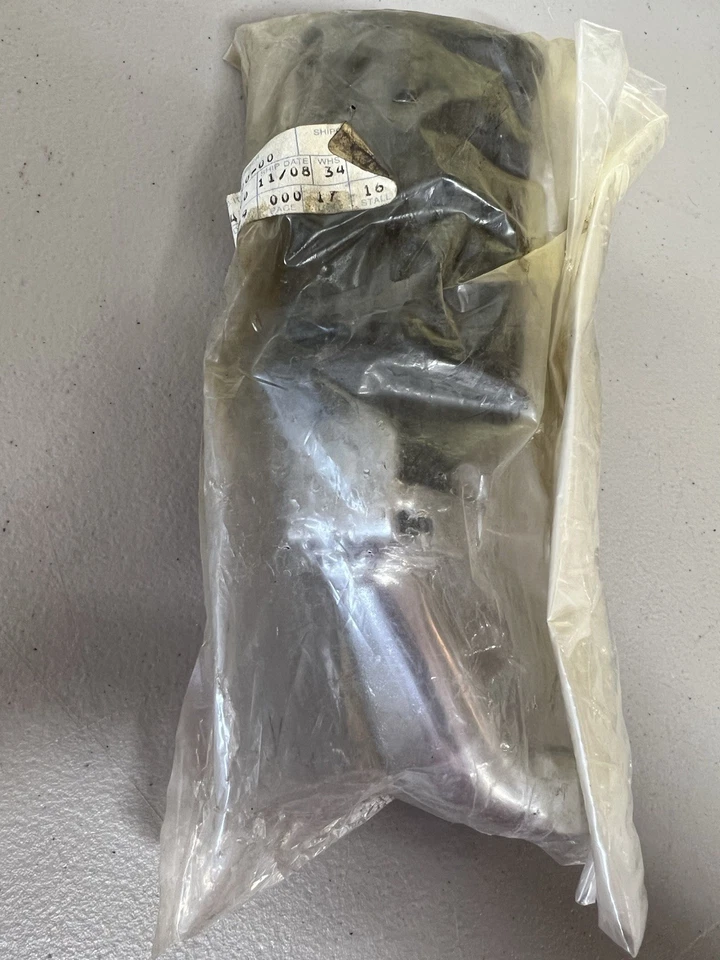 NEW OEM 1980 YAMAHA XS1100S RIGHT DRIVER FOOT PEG 4R0-27420-00 - Image 3 of 3