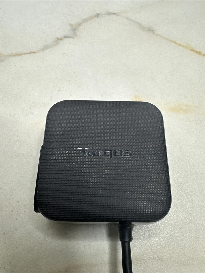 Targus 45W USB-C AC Mains Charger With two prong power connection - image 3 of 4