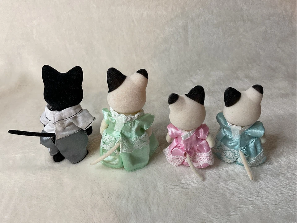 Sylvanian Families Tuxedo Cat Family (5181) - Mint Condition - Image 2 of 4