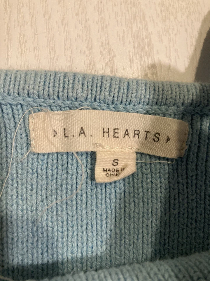 Camiseta sin mangas PacSun LA Hearts talla pequeña suéter recortado marea alta sol azul claro  Foto 3 de 4