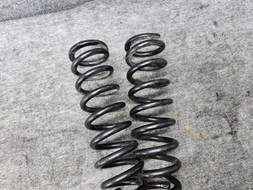 SUSPENSION COIL SPRINGS SET ASSEMBLY LEXUS 21-25 IS300 IS350 IS500 OEM - Picture 3 of 4