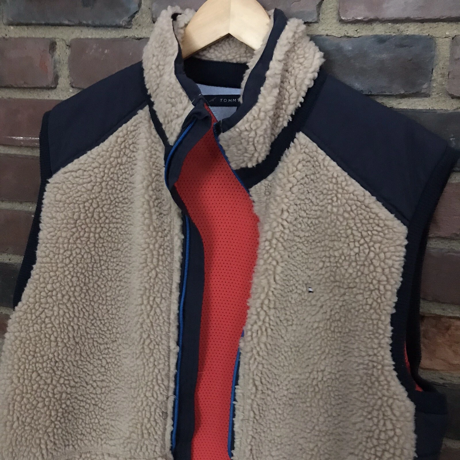 Tommy Hilfiger Tan & Dark Blue Nomad Zip Front Sherpa Vest -46 Chest -27” Long