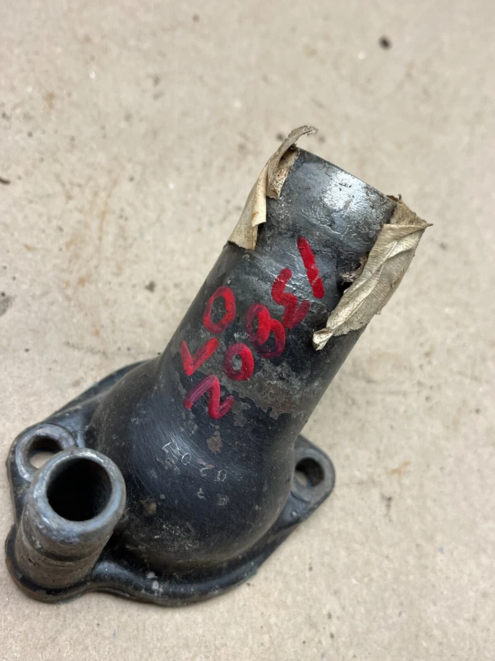 CARCASA TERMOSTATO SALIDA AGUA SKYLARK USADO BUICK 1967 70 71 72 73 GS 1380207 Foto 3 de 4