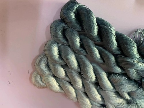 100%mulberry silk,hand-dyed wrapping velvet flower Twistless nosplit silk thread - Picture 2 of 10