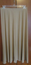 Long Pleated Tan Skirt Sz Large Polyester Elastane Waist 29 Length 38 in