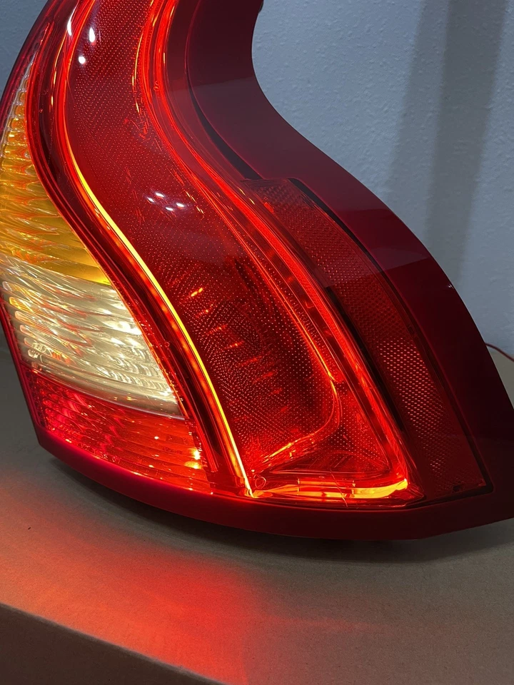 Luz trasera izquierda conductor Volvo XC60 2010-2017 89075216 OEM Foto 4 de 4