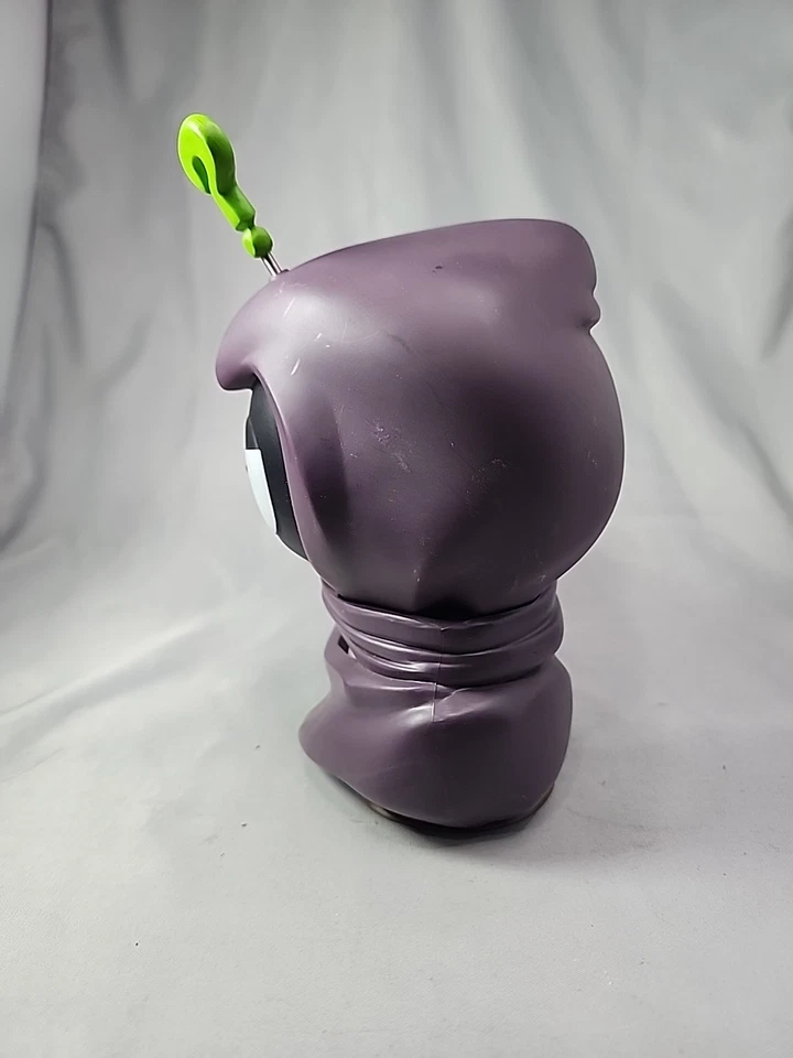 South Park The Fractured But Whole Mysterion 7" Vinyl Figure by Kidrobot 2016 - Image 3 of 4