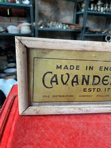 Old Vintage Original Cavender's Ltd. Cigarettes Adv. Litho Tin Box Sign Framed - Picture 3 of 6