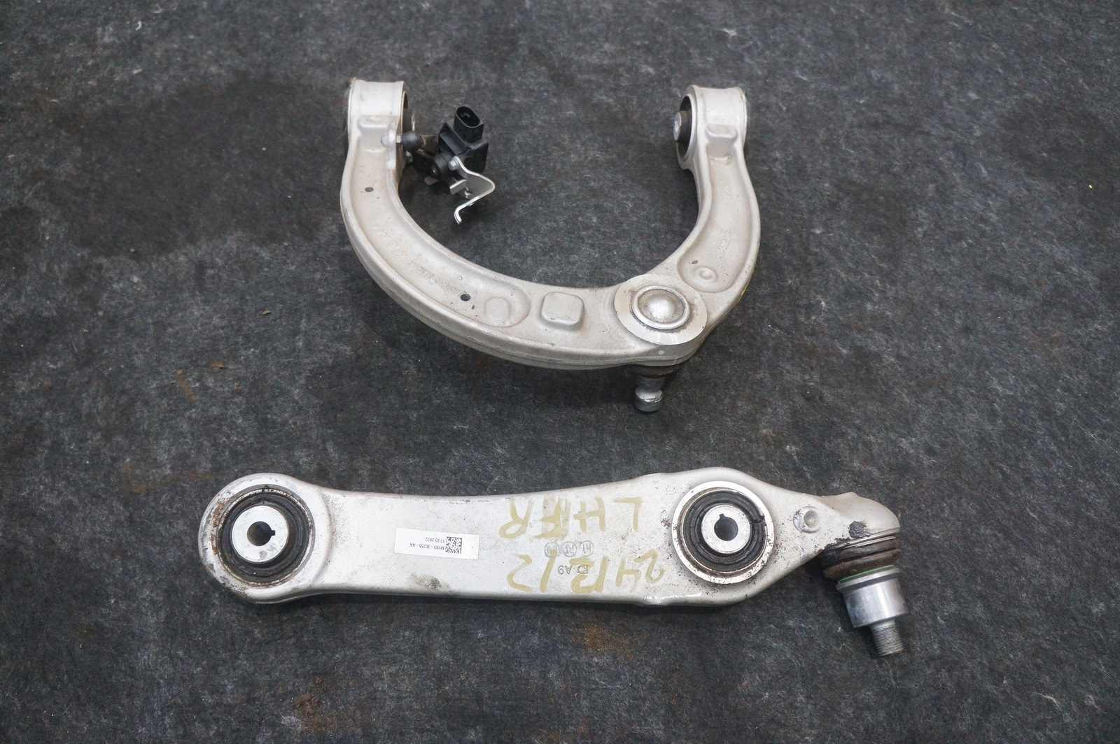 Set 2 Front Left Upper Lower Arm OEM MY83-3091-AA Aston Martin Dbx 707 20-24
