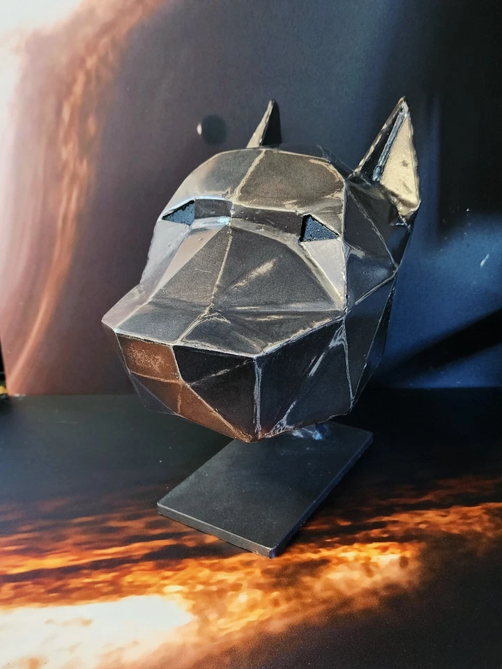 Escultura de perro de acero. Arte geométrico y soldado a mano Foto 4 de 4