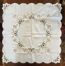 Gorgeous Embroidered Square White Tablecloth/Topper Scalloped Edges ~32"x32"