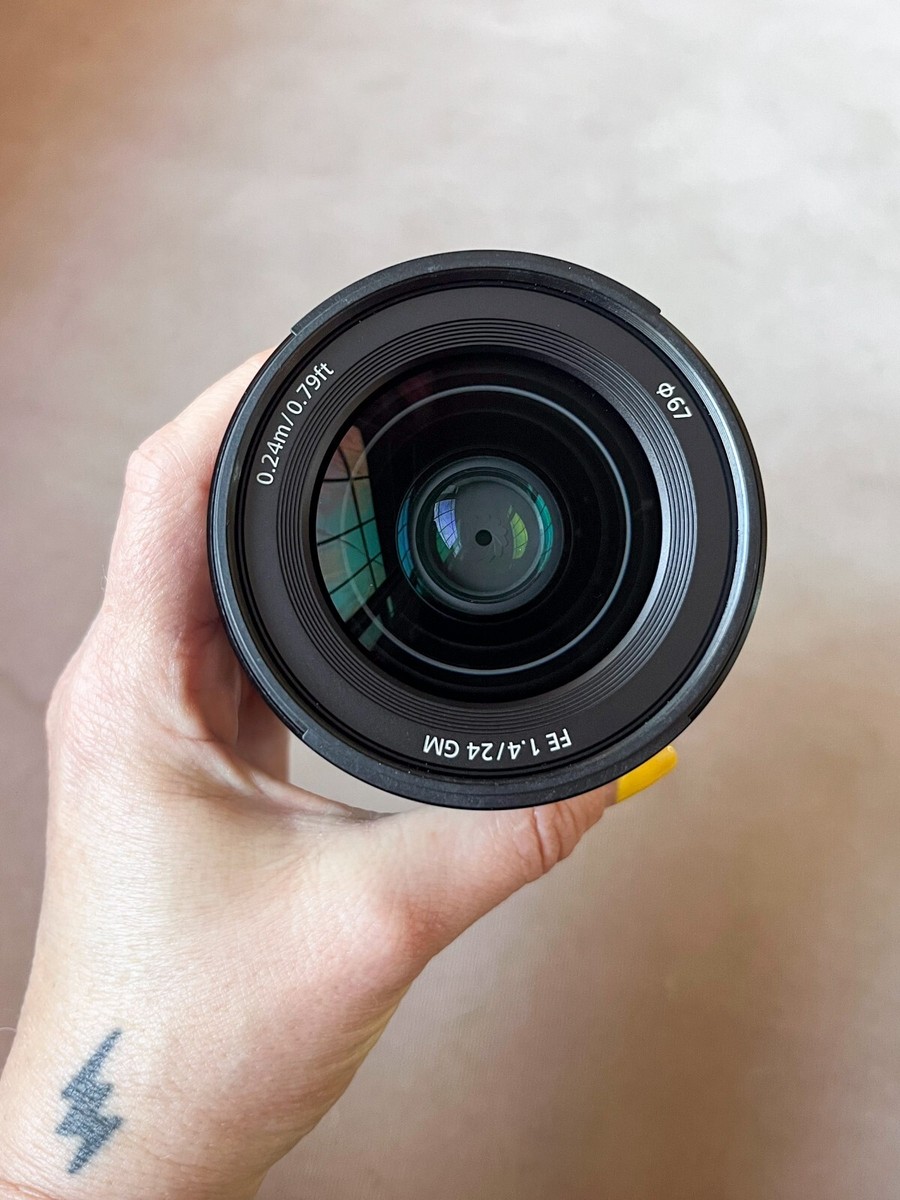 Sony FE 24mm f/1.4 GM Camera Lens - Black (SEL24F14GM) for
