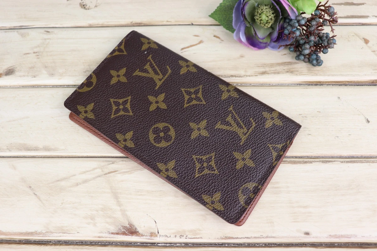 Louis Vuitton Passport Cover in Monogram Canvas | MTYCI