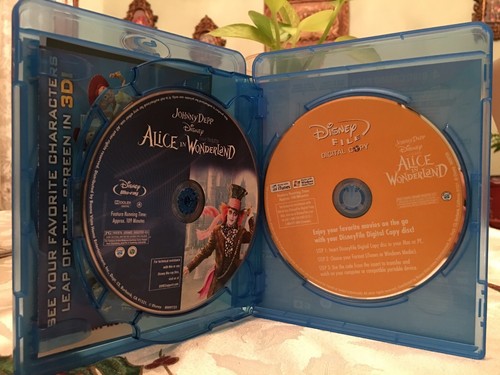 Alice In Wonderland 3D Blu ray + Blu ray. Like New - Picture 4 of 4