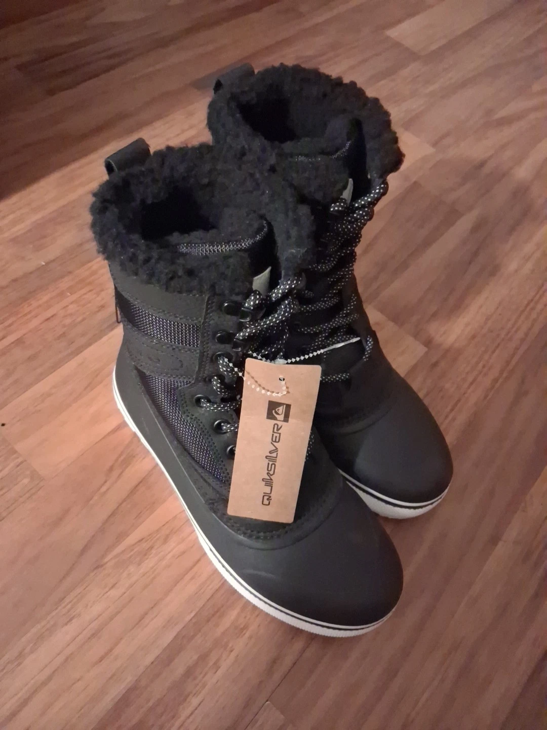 Quiksilver Sub Zero Hi Men’s Size 5 Winter Fur Lined Snow Boots RARE NEW!
Opens in a new window or t