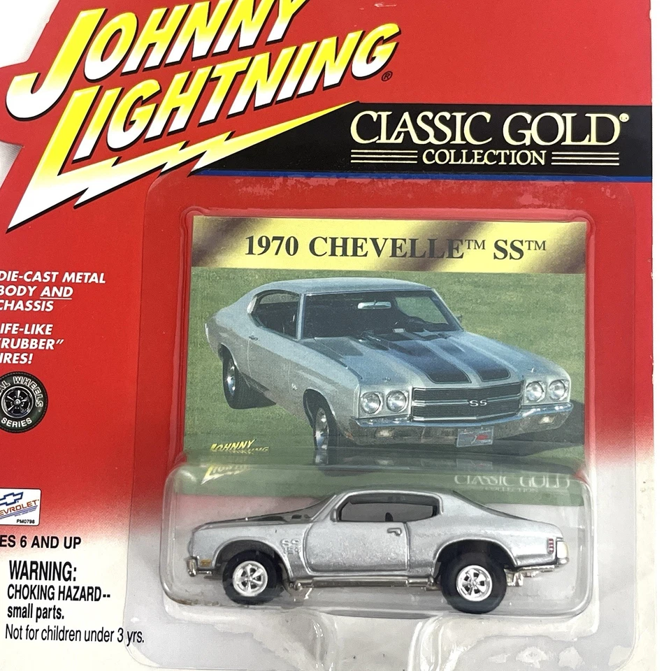 Johnny Lightning 1970 Chevelle SS Silver Diecast 1/64 Classic Gold Collection Foto 2 de 4
