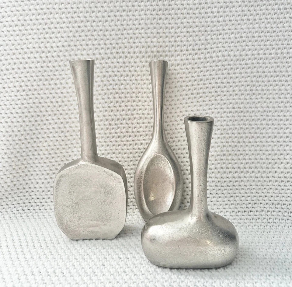 Juego de 3 jarrones MCM vintage plateados con textura de latón martillado diferentes brotes Foto 2 de 4