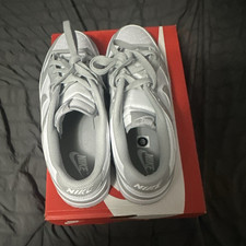 Nike Mens Low Top Lace-Up Colorblock Athletic...