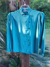 VTG. MS SPORT TURQUOISE 100% POLYESTER BUTTON-DOWN LONG SLEEVE BLOUSE SIZE 9/10